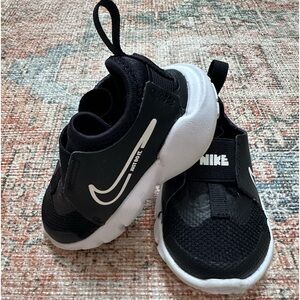 Nike baby size 4C